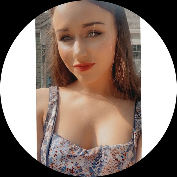 Meet your Posher, Natasha - Picture 2 of 2